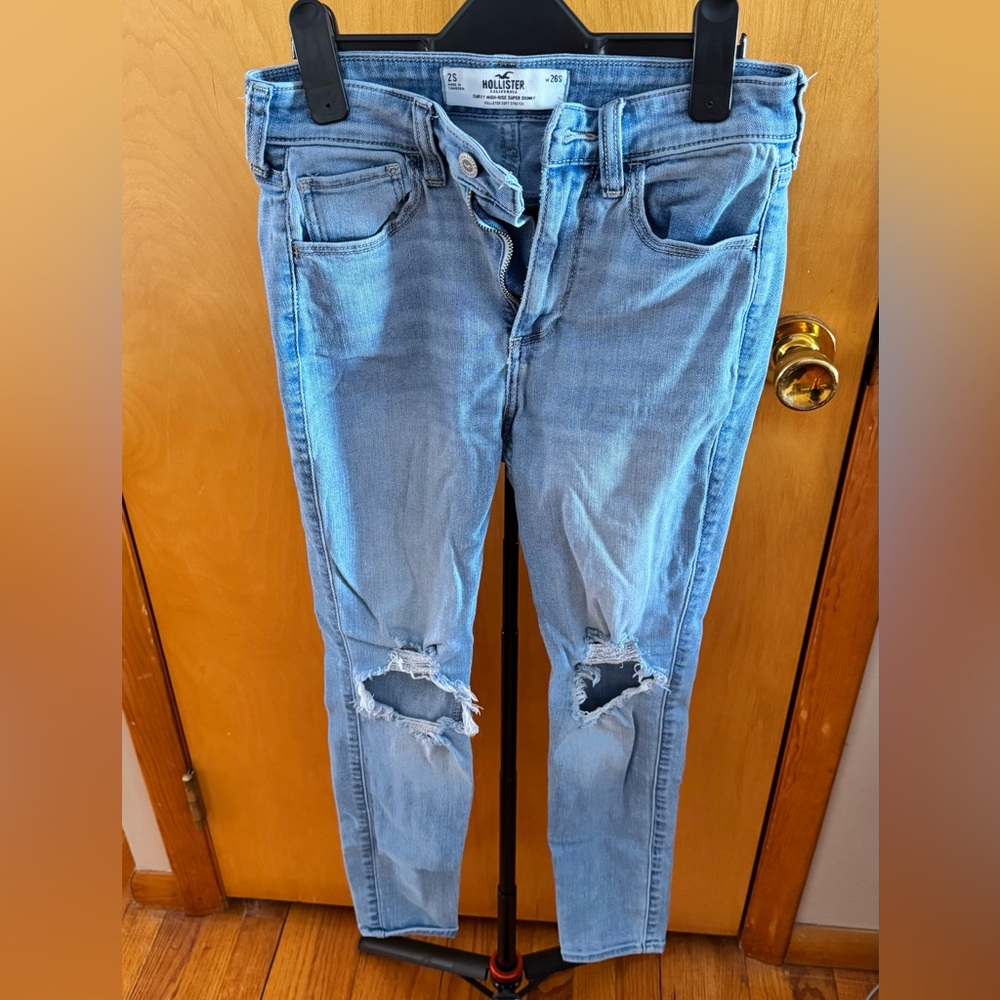Hollister Women's Light Blue Distressed Curvy High Rise Super Skinny Jeans